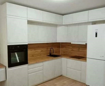 Модульная кухня Бруклин 2.4 x 2 м (Бетон белый) в Заринске - zarinsk.mebel54.com | фото